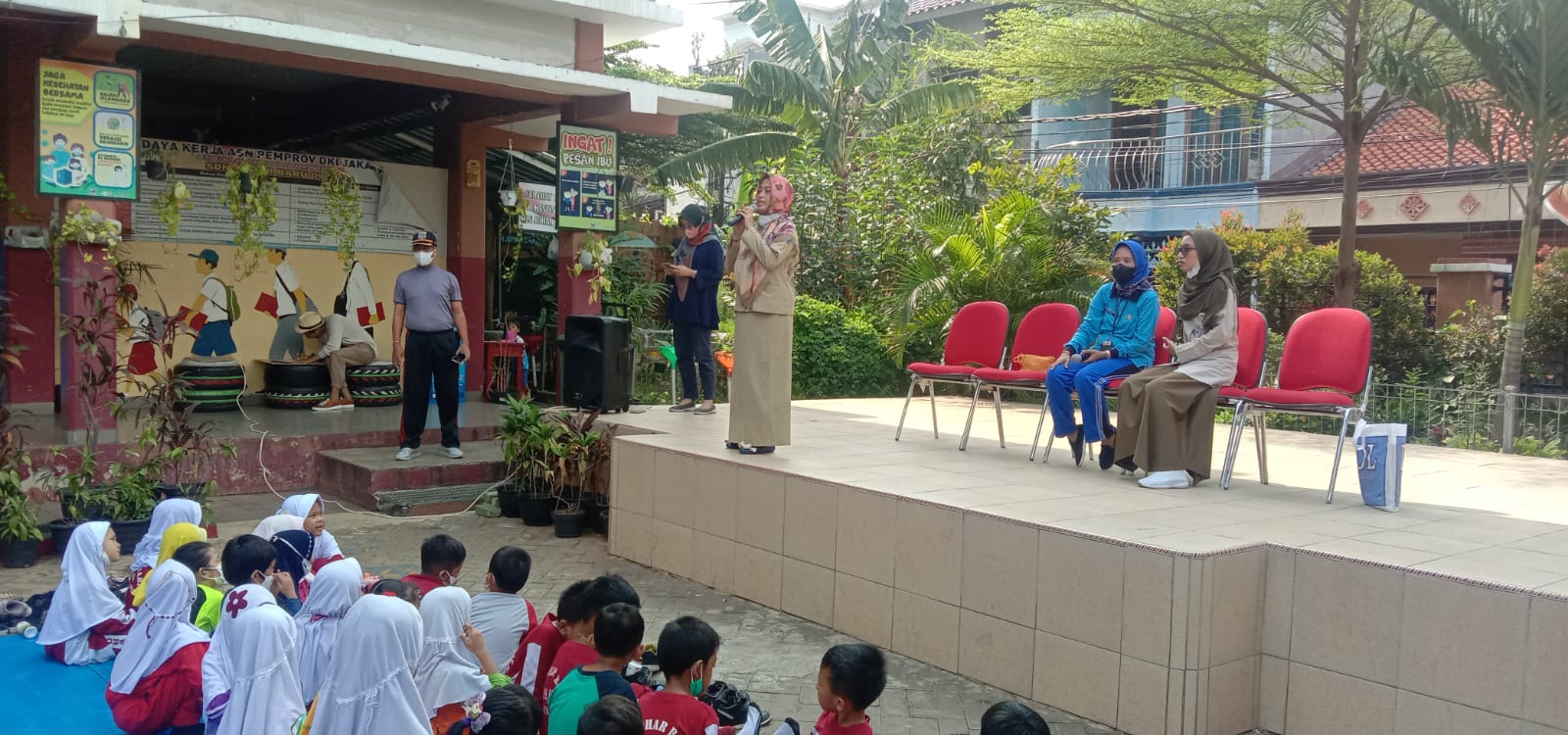 KETUPAT BETAWI : Ketemu Pemustaka Bareng Team Wisata Literasi Di SDN Johar Baru 09